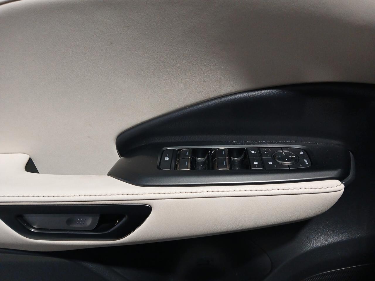 Lexus LBX Hybrid Elegant