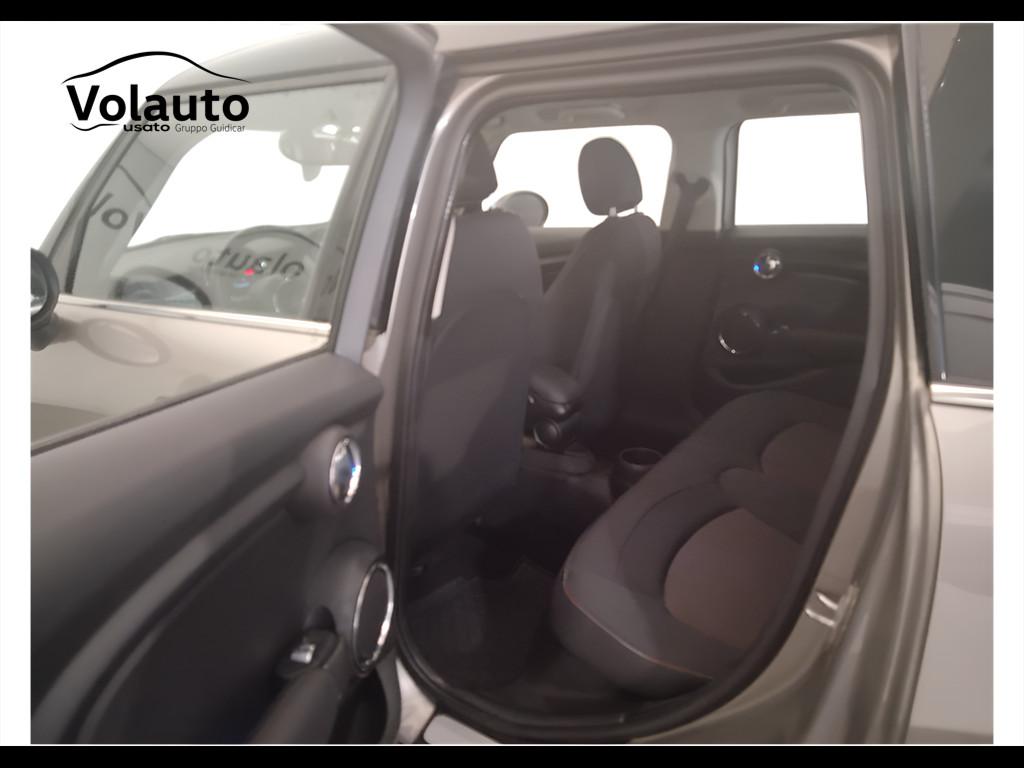 MINI Mini IV F55 2018 5p - Mini 5p 1.5 Cooper D Business XL