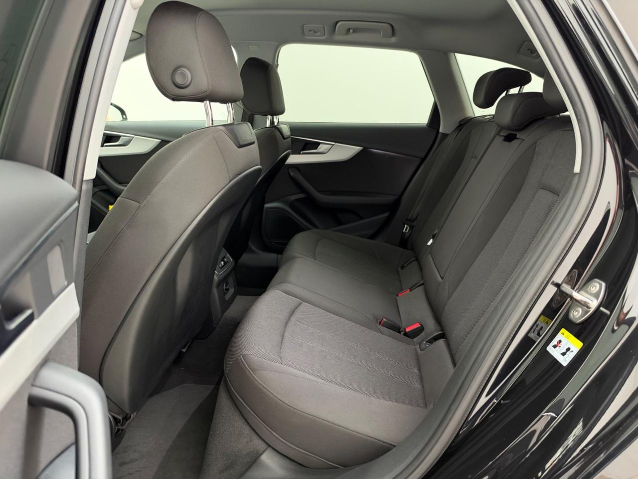 Audi A4 Avant 30 TDI 2.0 136 CV S-Tronic