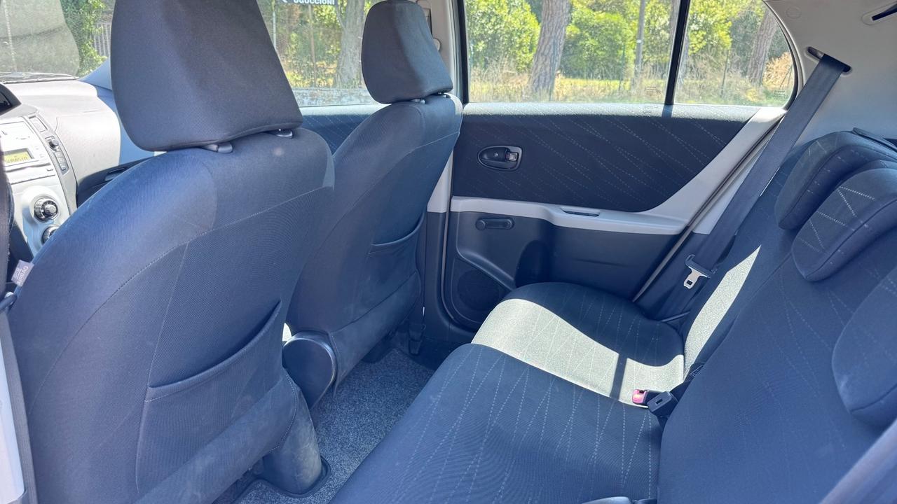 Toyota Yaris 1.0 5 porte Sol