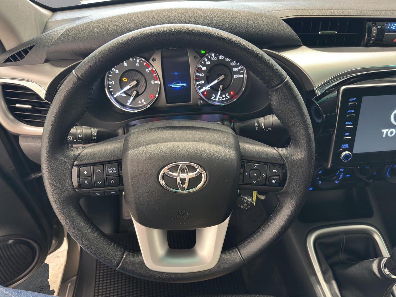 Toyota Hilux 2.4 d-4d M/T DC 4WD Lounge