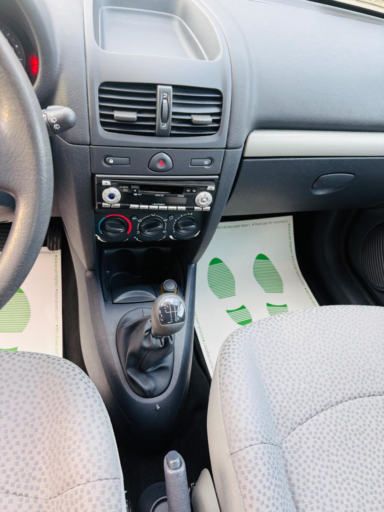 Renault Clio 1.2 16V 5 porte 121.000 km!!