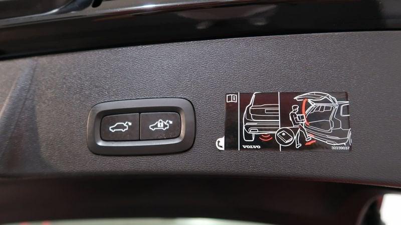 Volvo XC40 Recharge T4 Plug-in Hybrid auto Recharge Inscription Expression