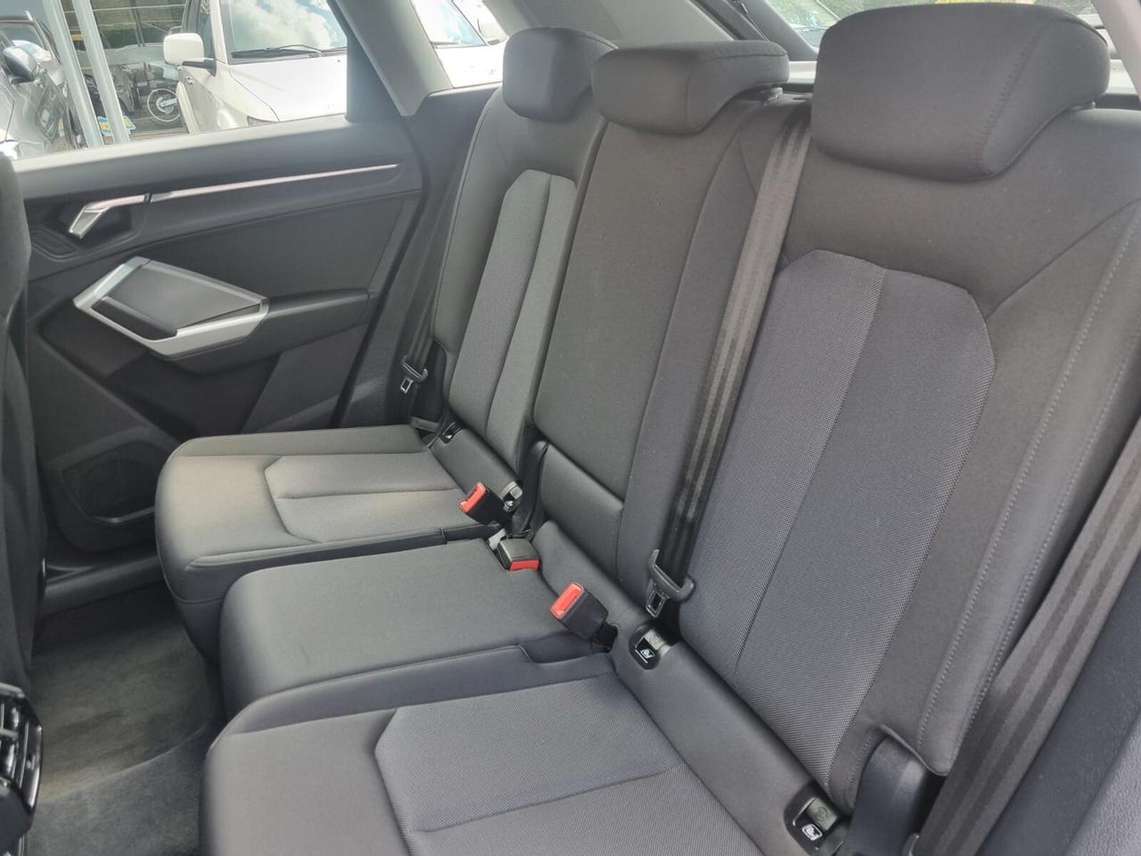 Audi Q3 35 TDI S tronic Business Advanced