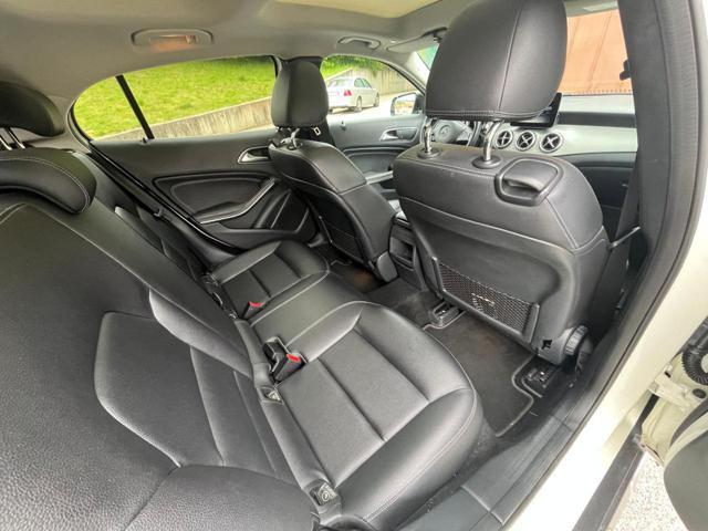 MERCEDES-BENZ GLA 200 d Automatic Premium