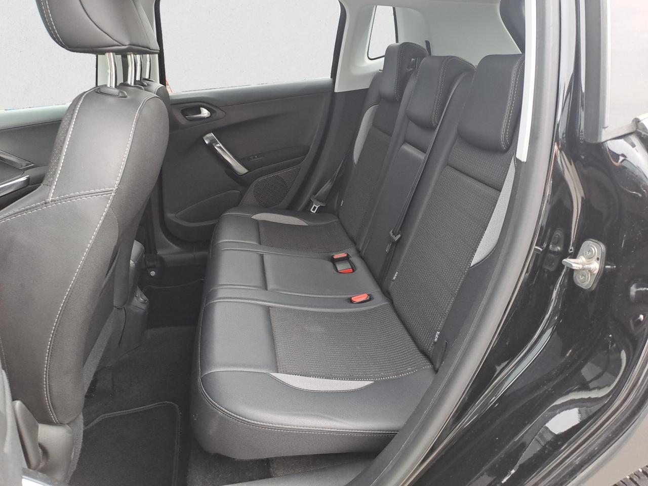 PEUGEOT 2008 - BlueHDi 100 Allure