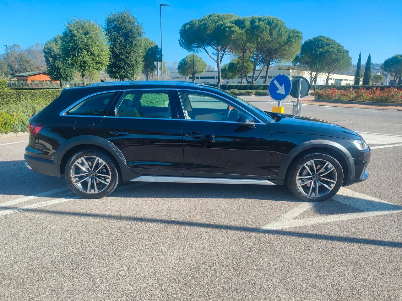 Audi A4 allroad 40 TDI 204 CV S tronic Identity Contrast