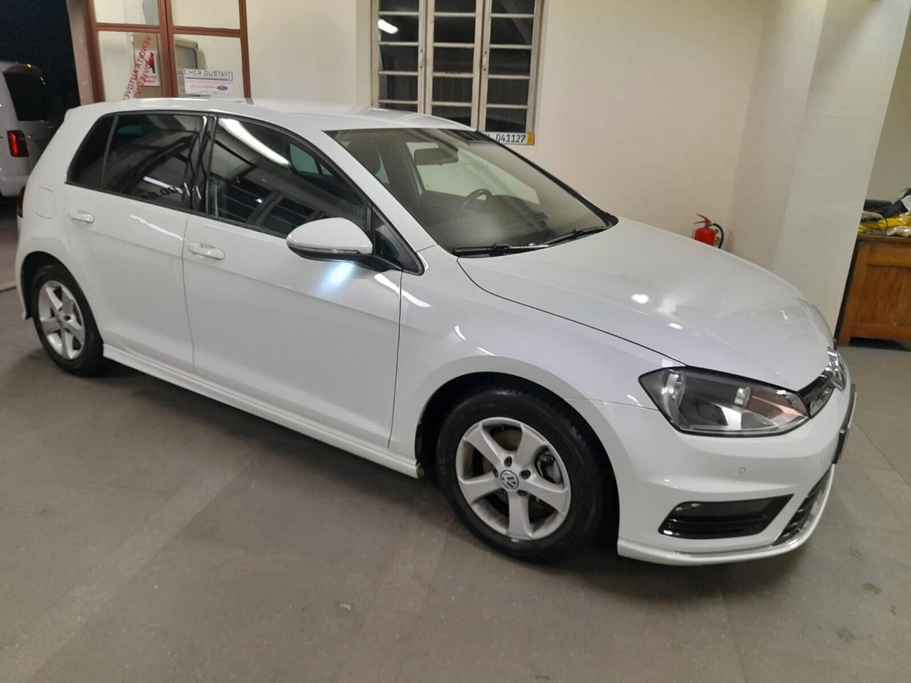 Volkswagen Golf 1.6 TDI 110 CV 5p. R-LINE BMT