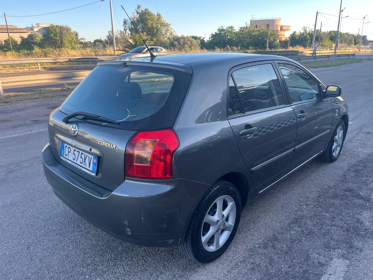 Toyota Corolla 1.4 16V 5 porte Unipro 2004
