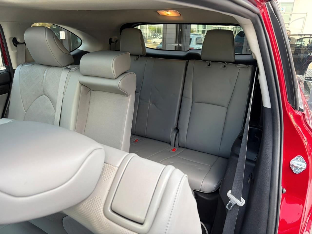 Toyota Highlander 2.5h Lounge e-cvt AWD 7 posti