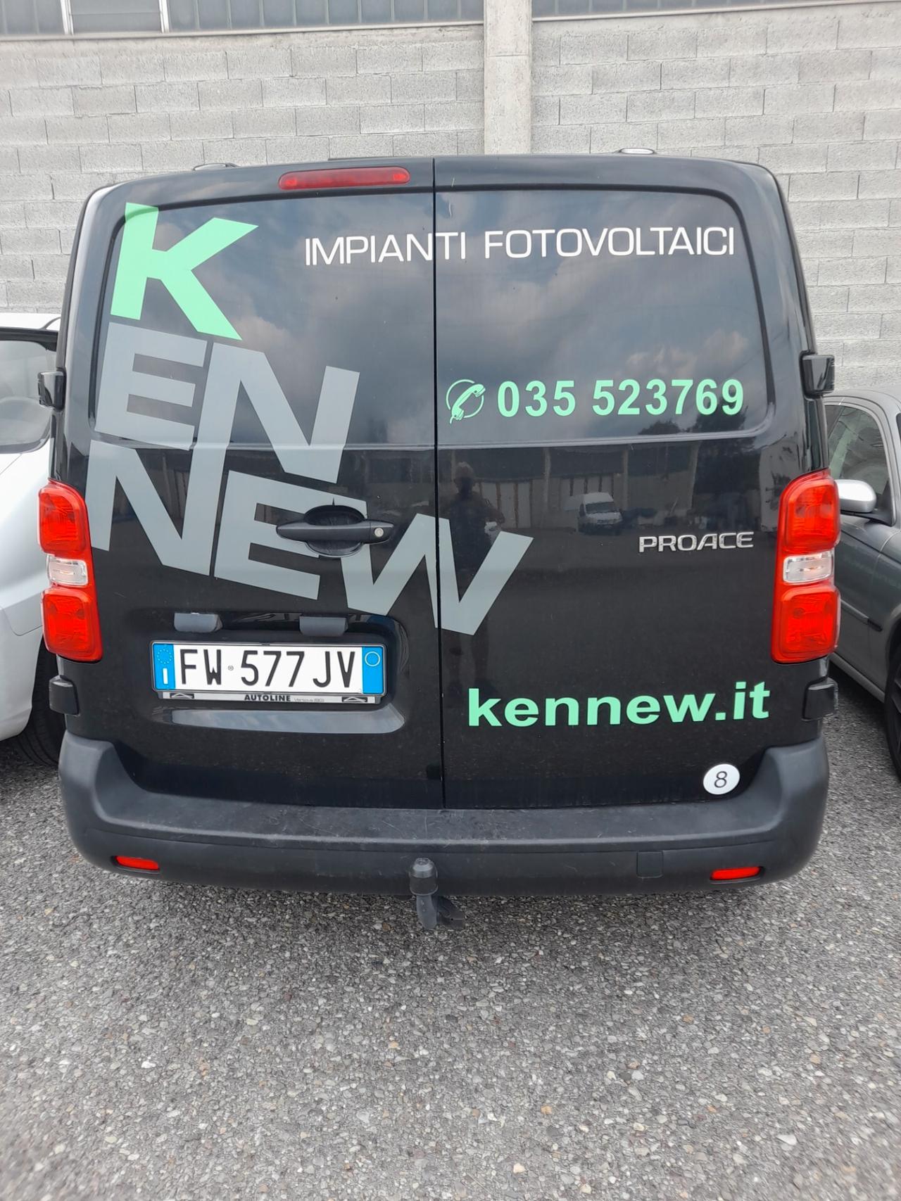 Toyota Proace incidentata