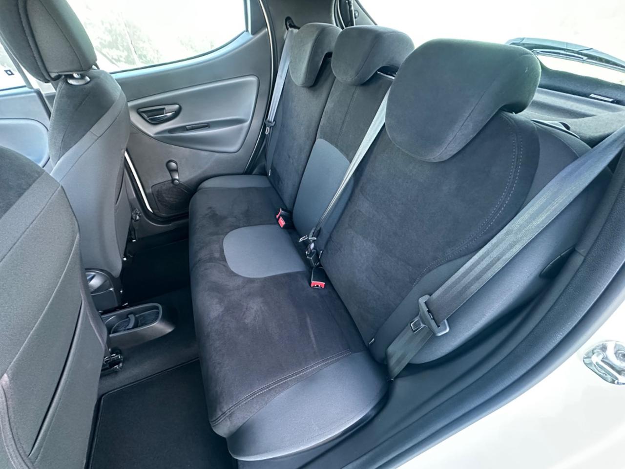 Lancia Ypsilon 1.3 MJT 95cv Silver 2012