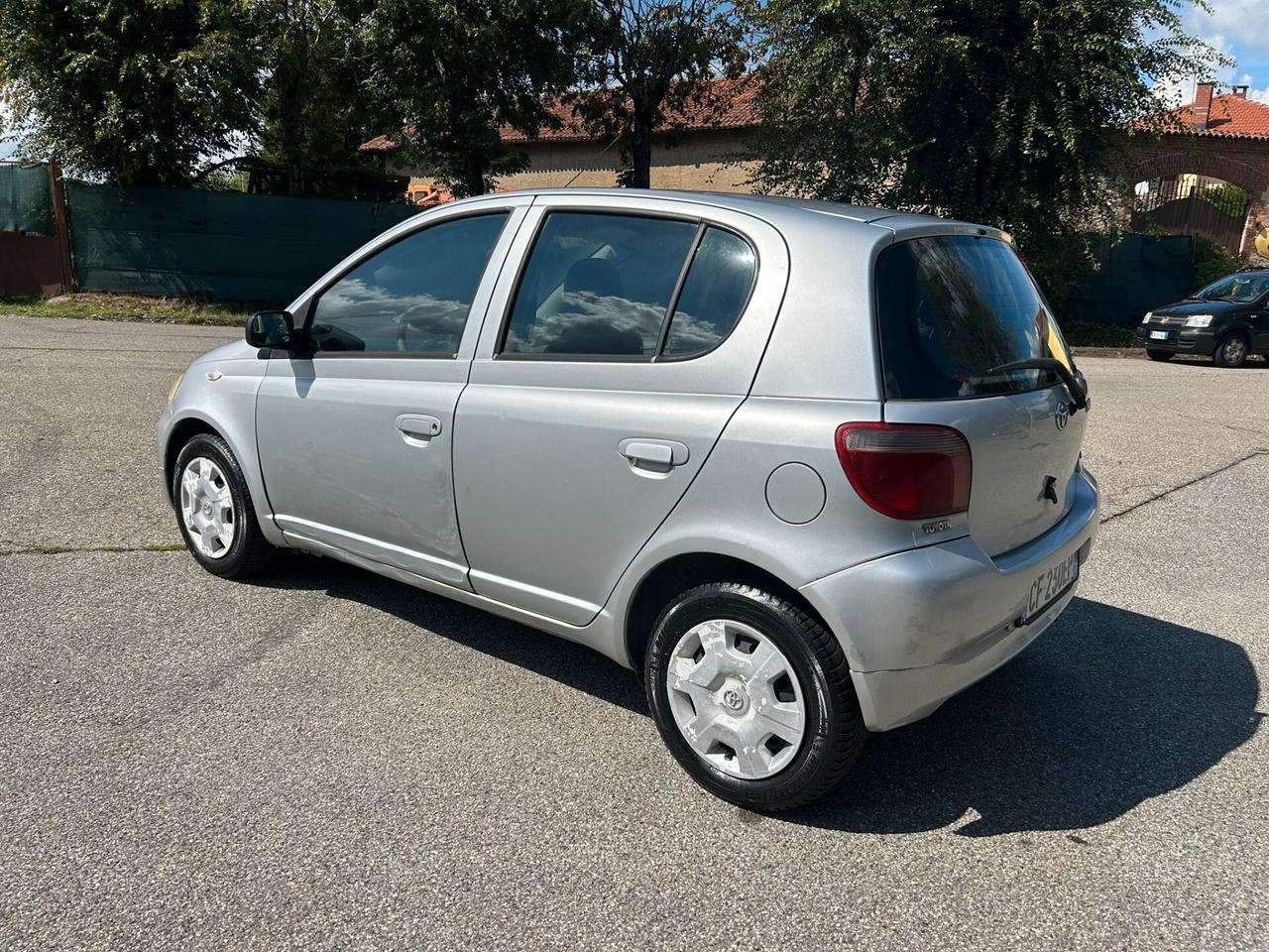 Toyota Yaris 1.0 benzina 5 porte