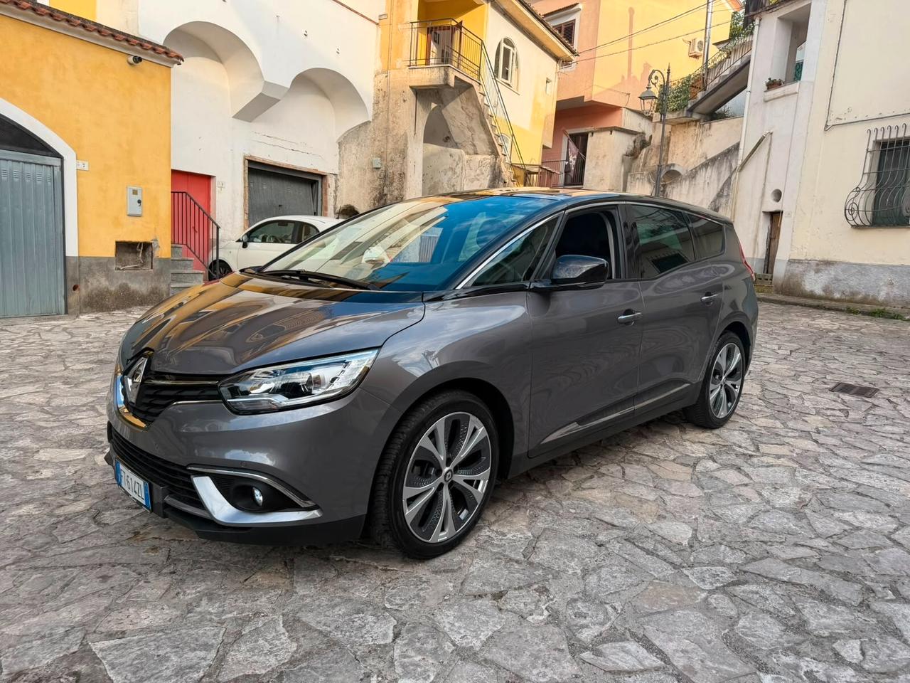 Renault Grand Scenic Blue dCi 120 CV Initiale Paris