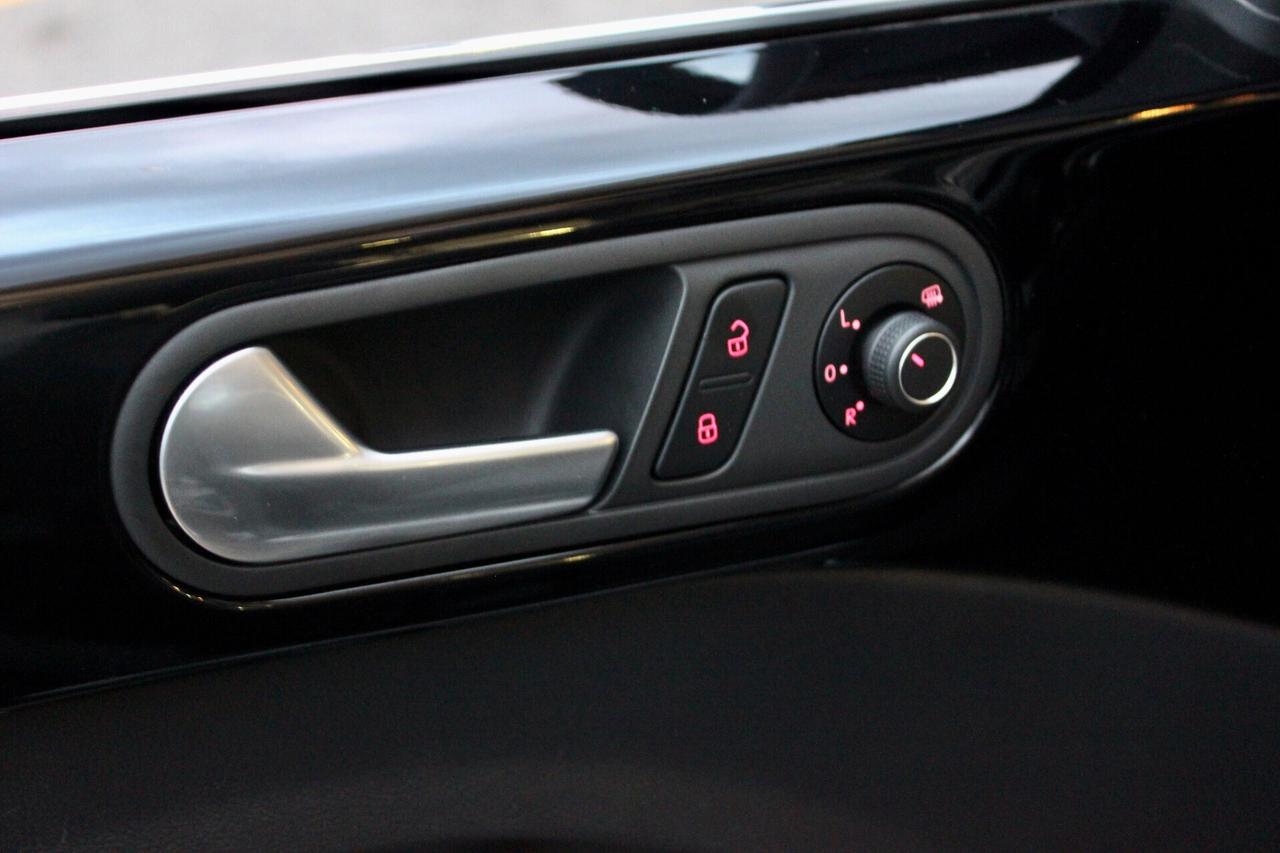 Volkswagen Maggiolino Cabrio 2.0 TDI DSG SENSORI SEDILI RISCALDATI