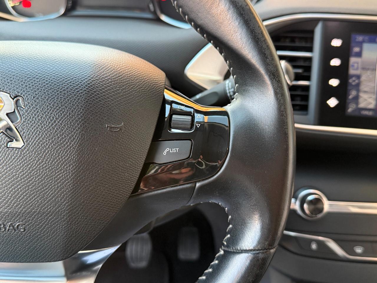 Peugeot 308 BlueHDi SW Allure NAVI FULL LED - 2016