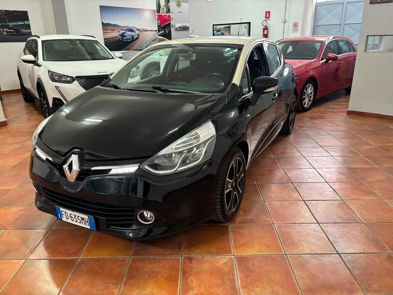 RENAULT CLIO 2016 BI-COLORE AUTOMATICA 1.5 DIESEL