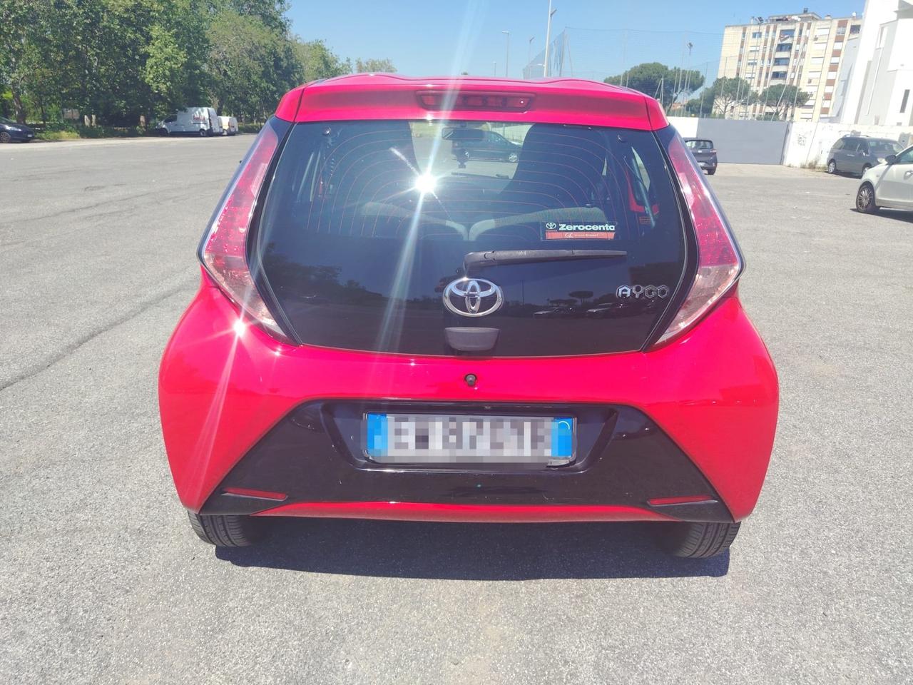 Toyota Aygo 1.0 VVT-i 69 CV 5 porte x-play
