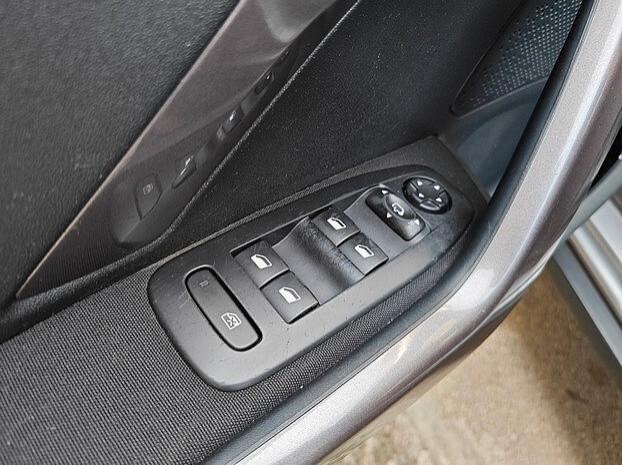 PEUGEOT 2008 1.4 HDi 68 cv - 2013