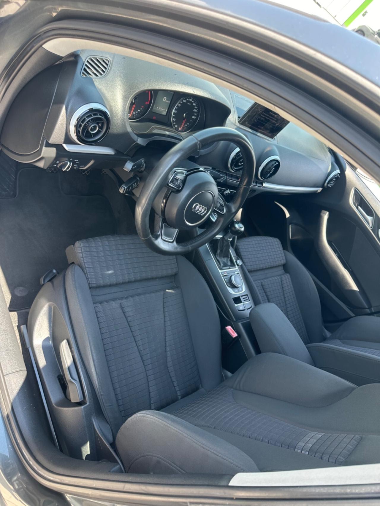 Audi A3 1.6 TDI 6 MARCE ADATTA A NEOPATENTATI