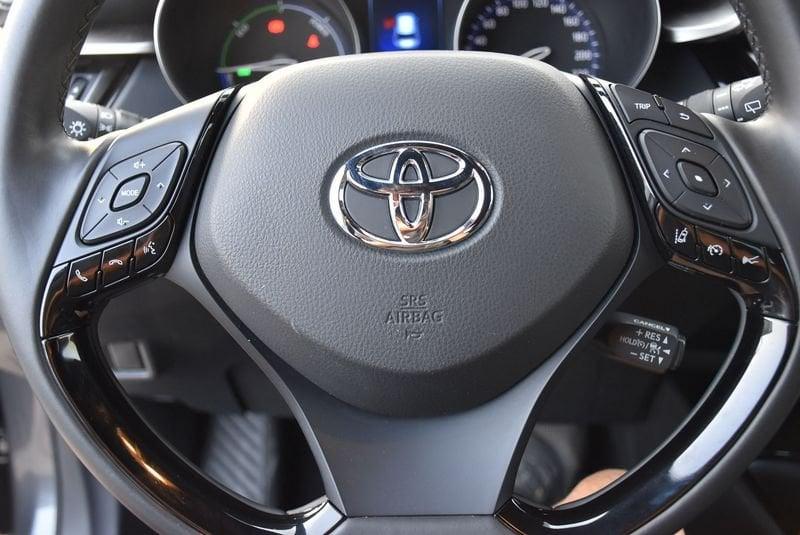 Toyota C-HR 1.8 Hybrid E-CVT Dynamic