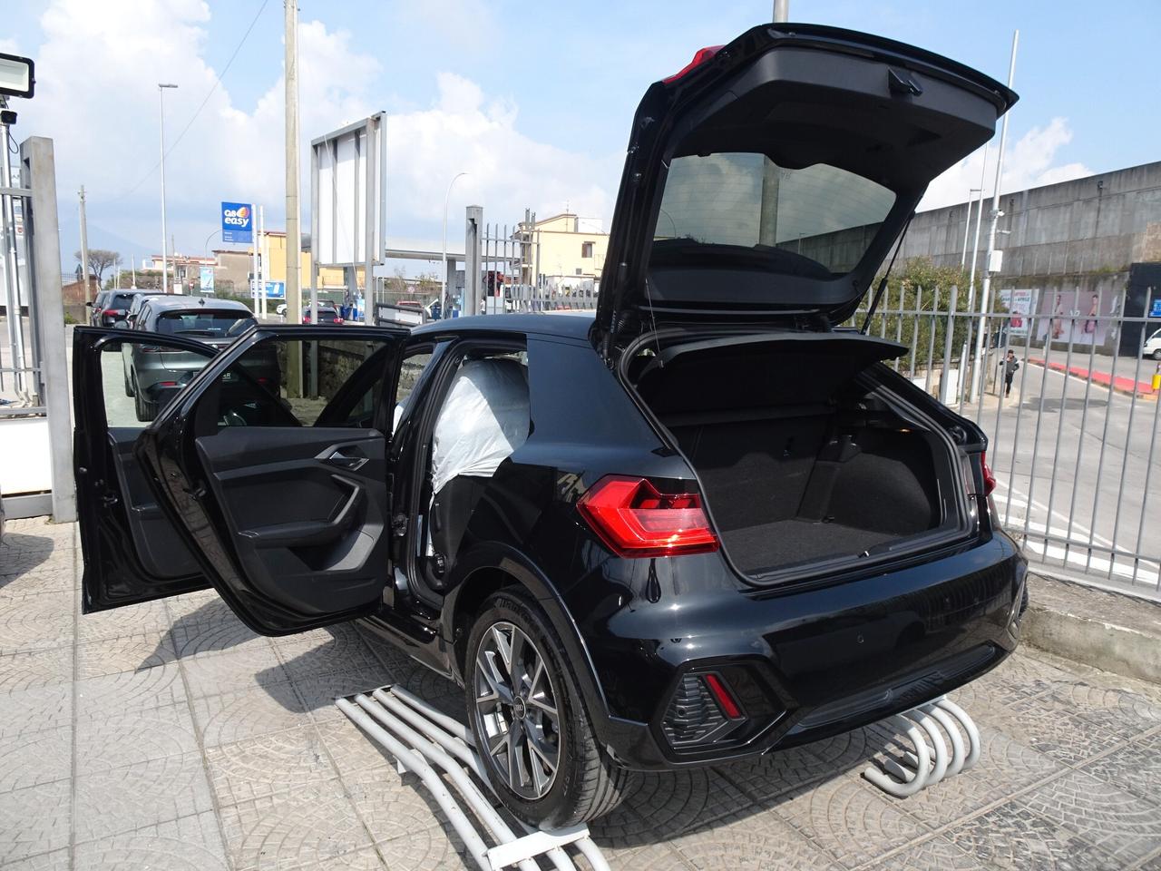 Audi A1 Allstreet 35 TFSI Identity Contrast