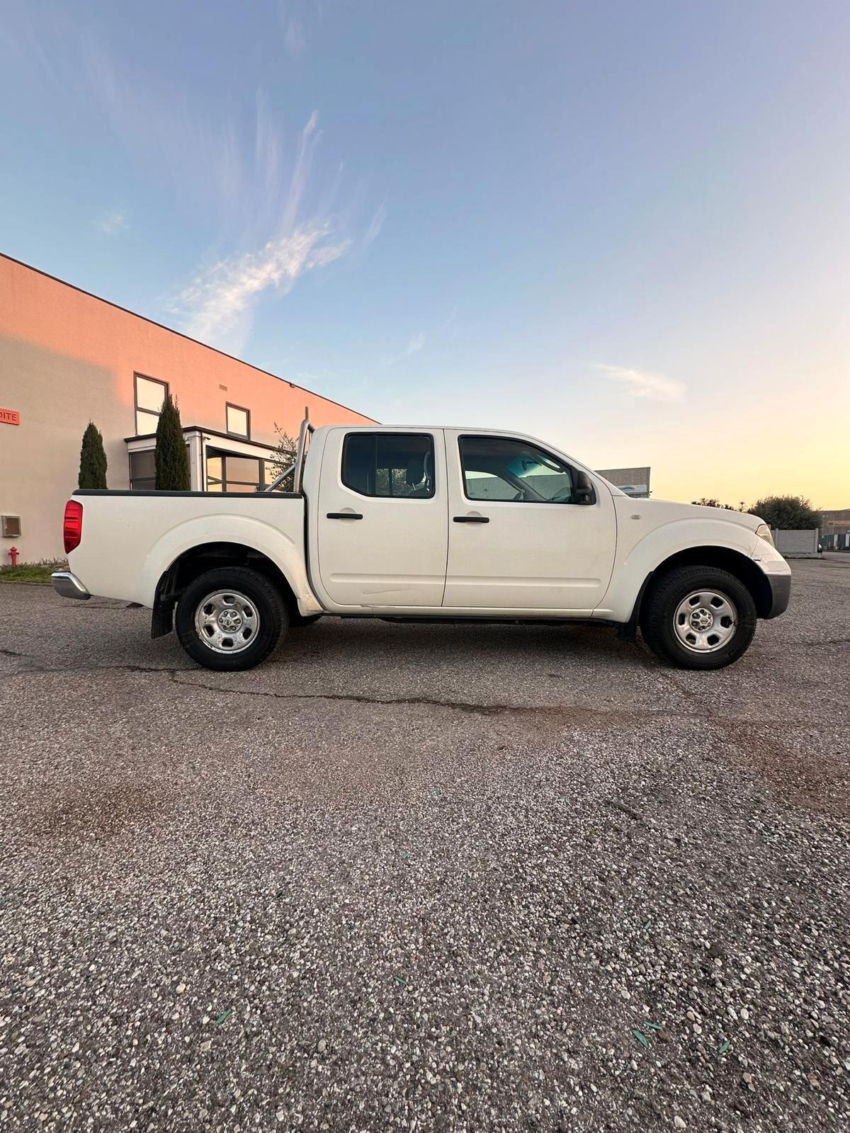 NISSAN NAVARA 2.5 DIESEL 4X4