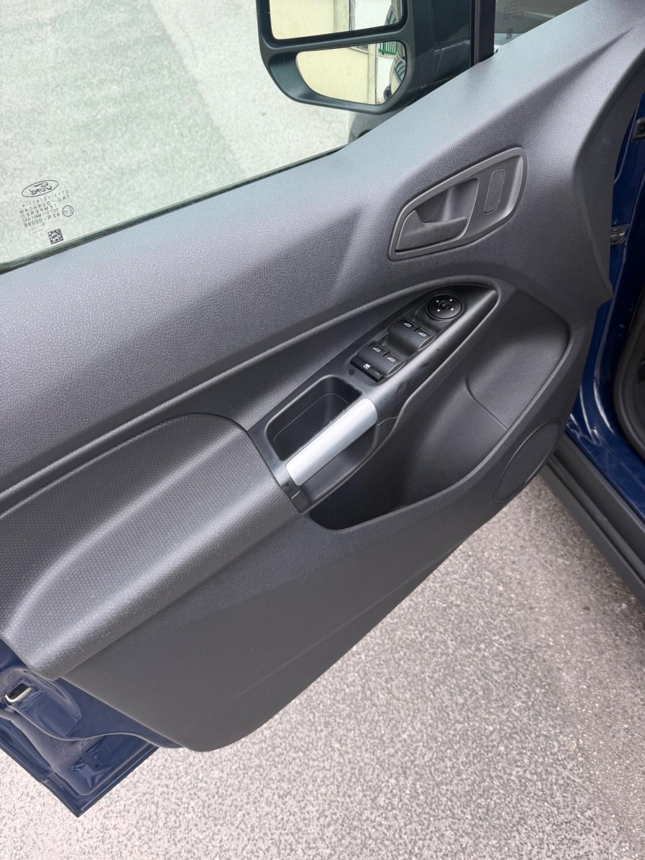 Ford Tourneo Connect 1.6 TDCi 115 CV Titanium