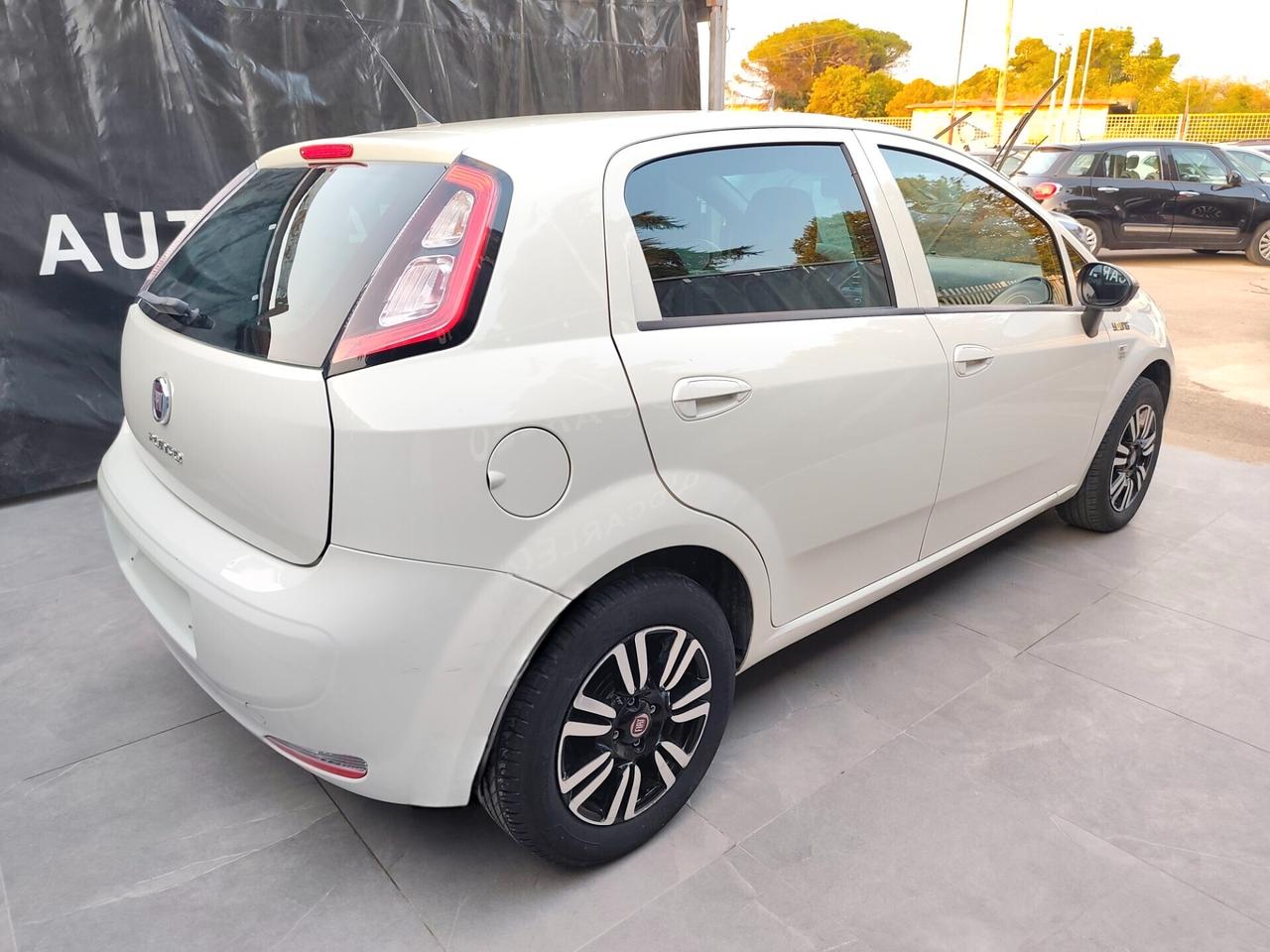 Fiat Punto 1.2 BENZINA Young NAVIGATORE