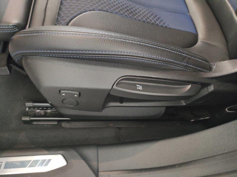 BMW Serie 1 (F40) - M 135i xDrive