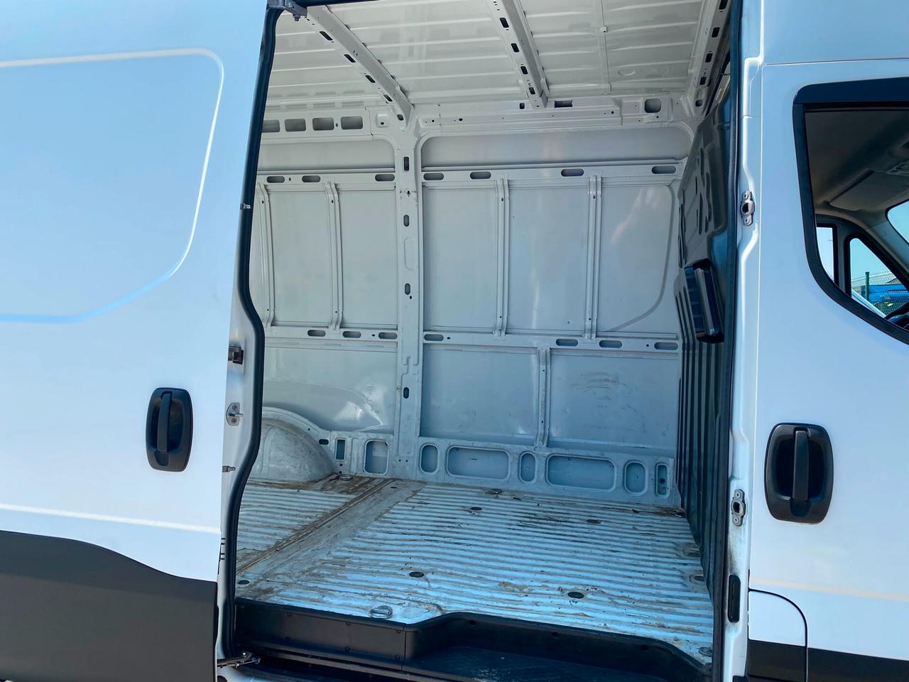 Iveco Daily 35S12 2.3 HPT PC