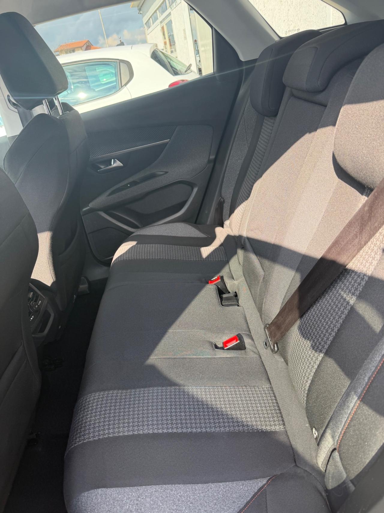 Peugeot 3008 BlueHDi 130 S&S Business