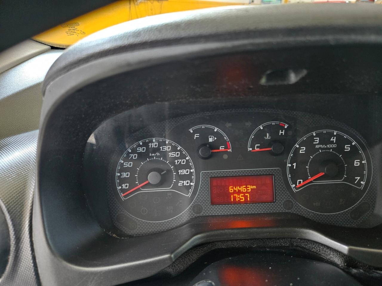 Fiat Fiorino 1.3 MJT 75CV 55kw IVA ESPOSTA