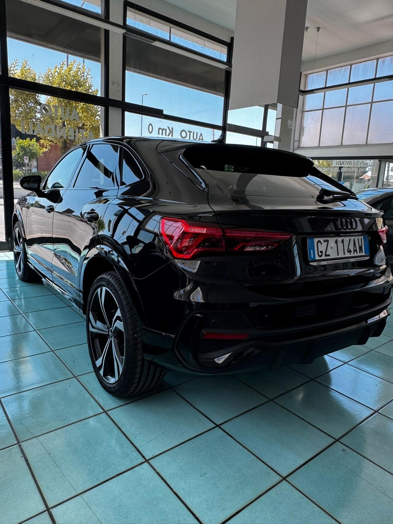 Audi Q3 SPB 40 TDI quat. Sline Stronic Identity Black