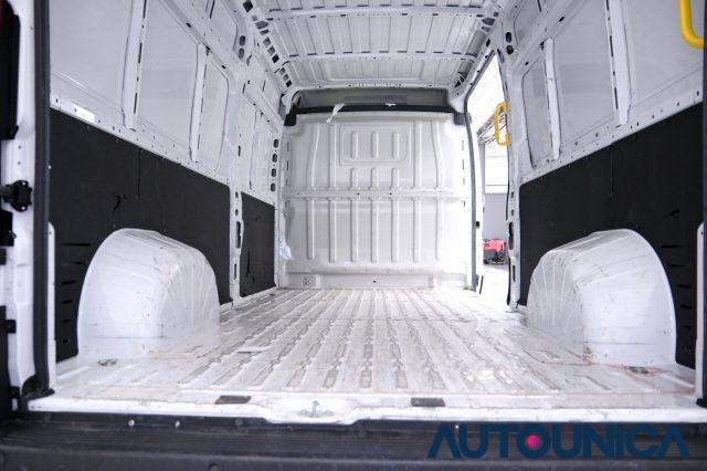PEUGEOT Boxer 335 2.2 BLUEHDI 140 S&S PLM-TM FURGONE