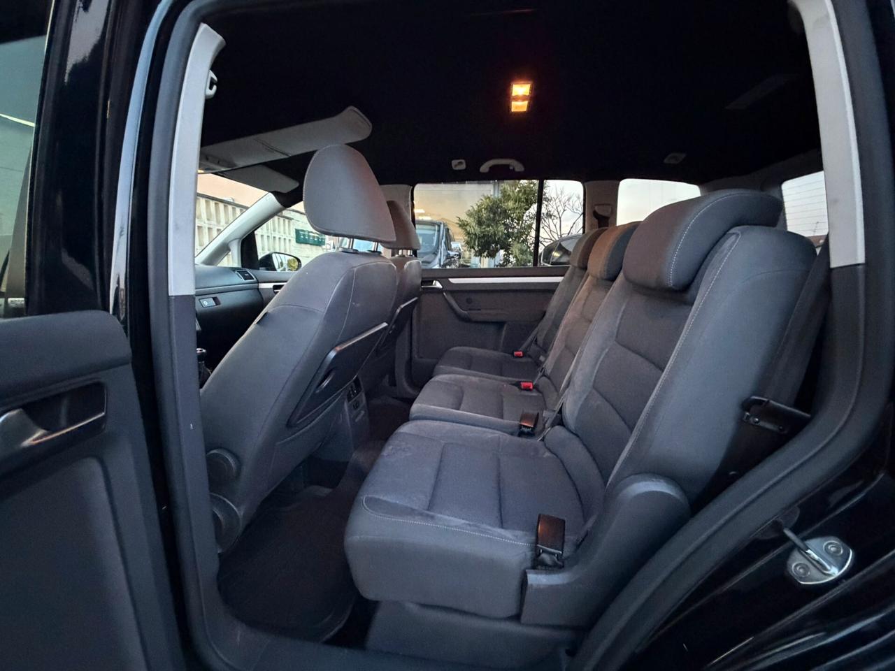 Volkswagen Touran 1.6 TDI DPF HIGHLINE