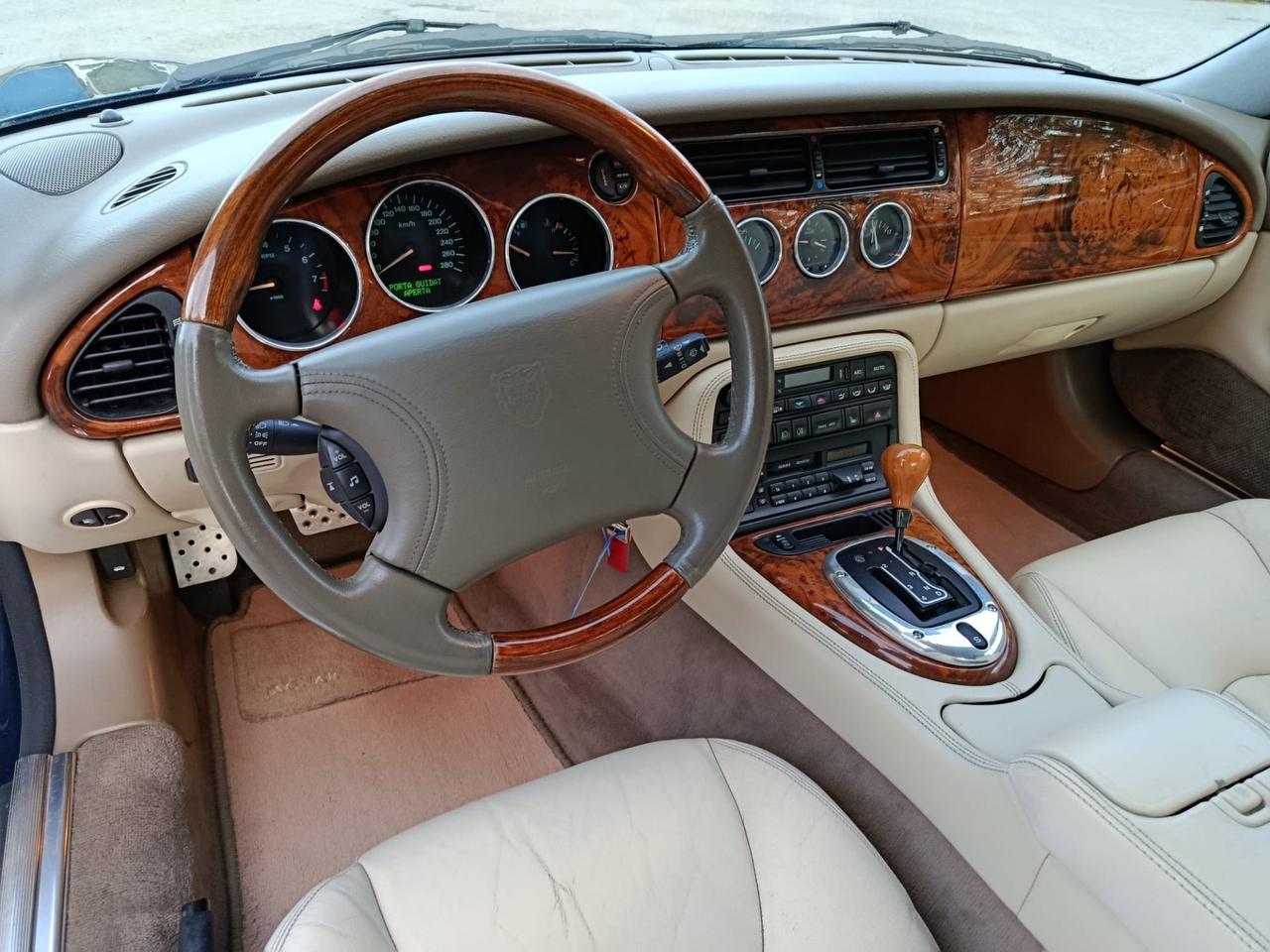 Jaguar XK8 Cabrio