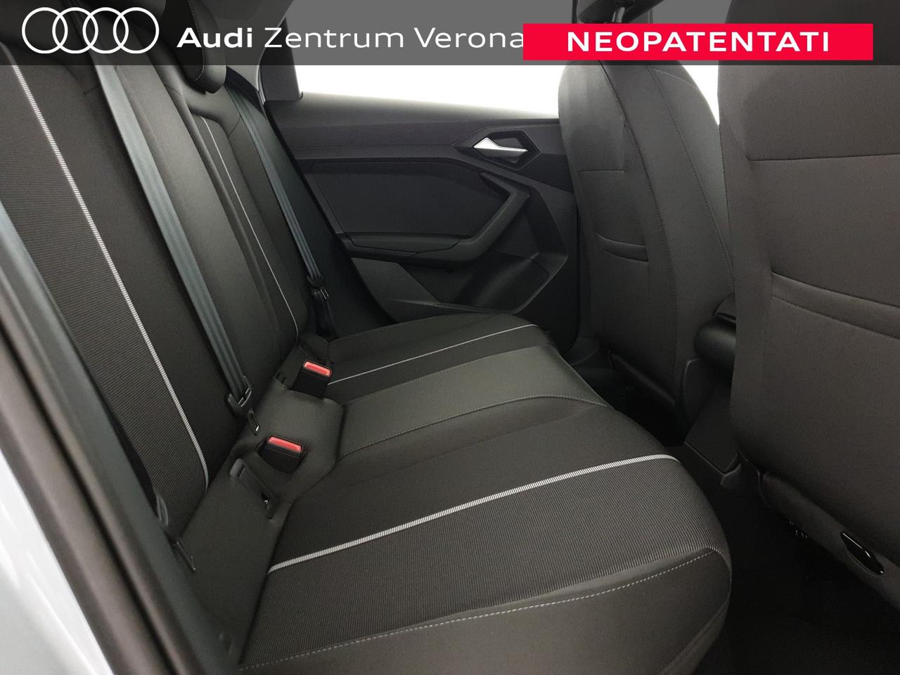 Allstreet 30TFSI 116CV S tronic Identity Contrast