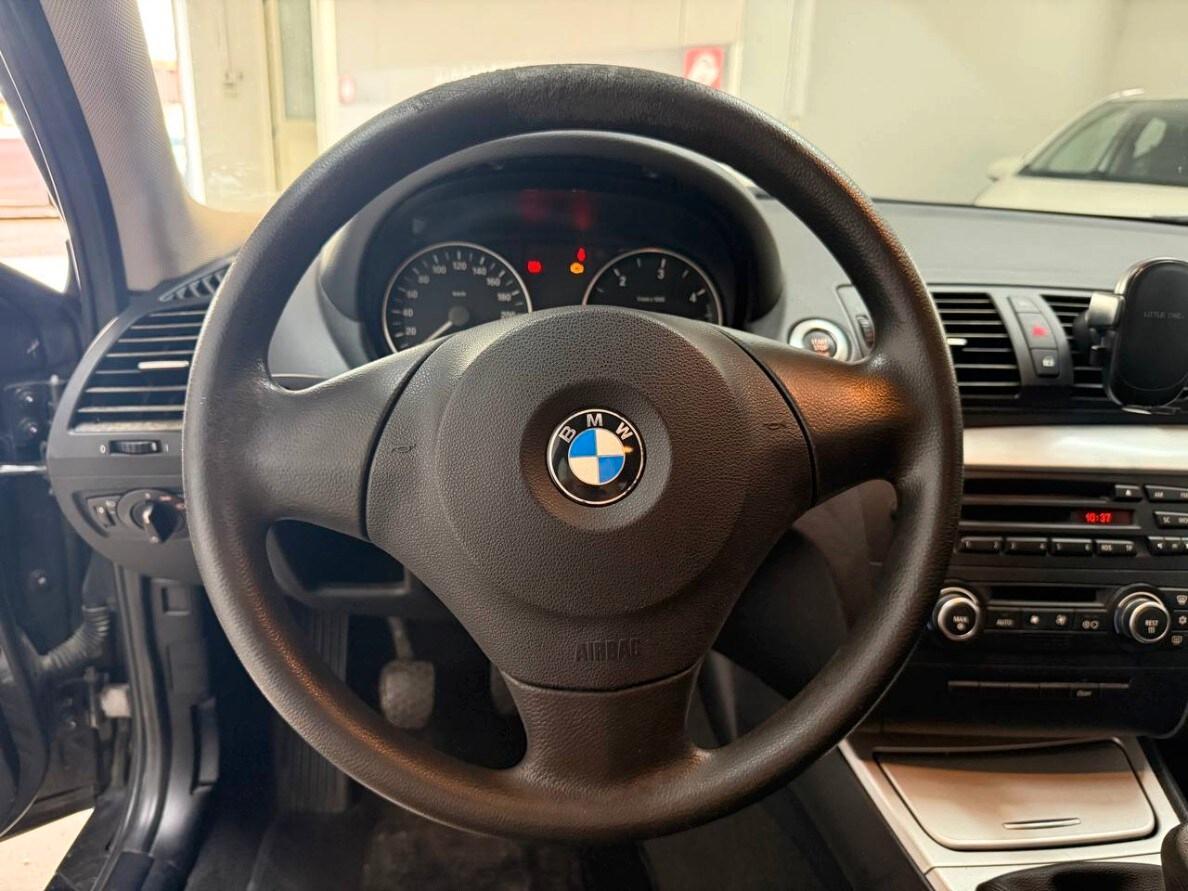 BMW Serie 1 (E87) 118d cat 5 porte Futura...