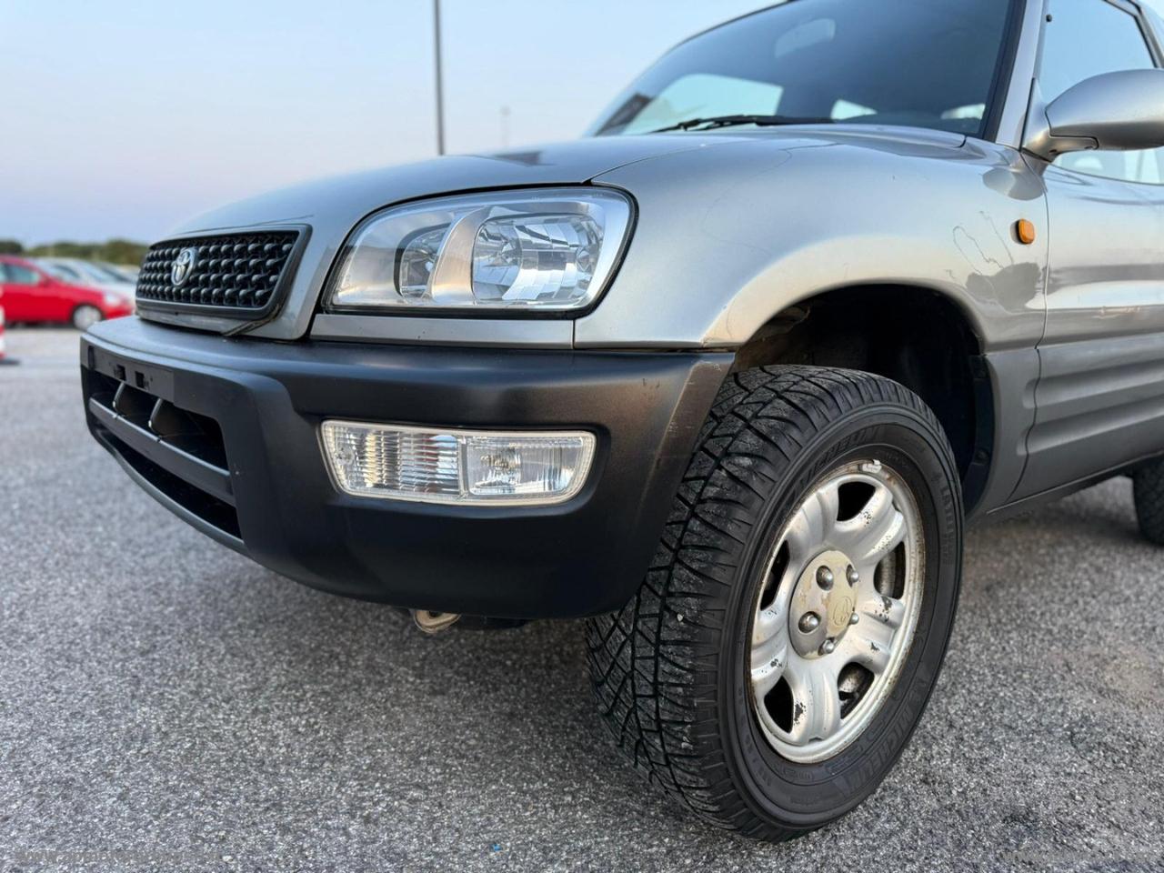 TOYOTA RAV4 2.0 3p. Fun