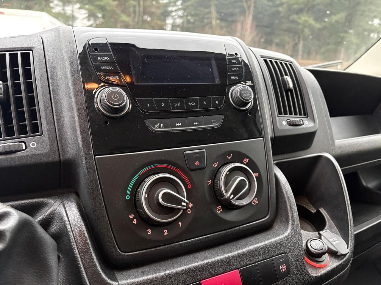 Peugeot Boxer III (II 2011) 335 2.2 bluehdi 140cv S&S L3H2