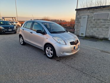 Toyota Yaris 1.0 5 porte