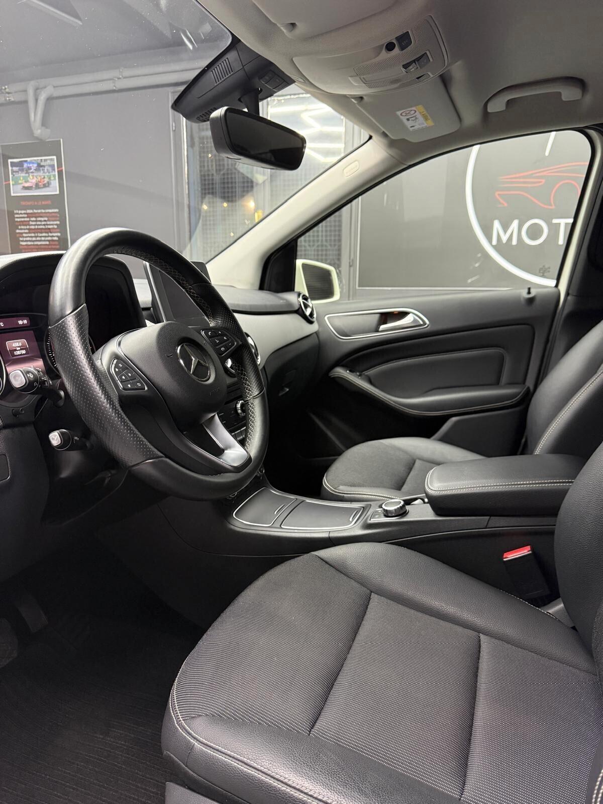 Mercedes-benz B 200 CDI 4Matic Automatic Premium