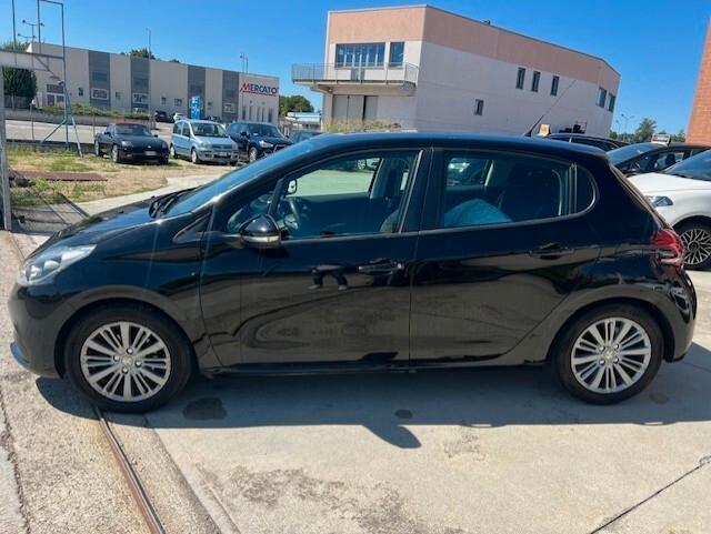 Peugeot 208 PureTech 82 5 porte Allure