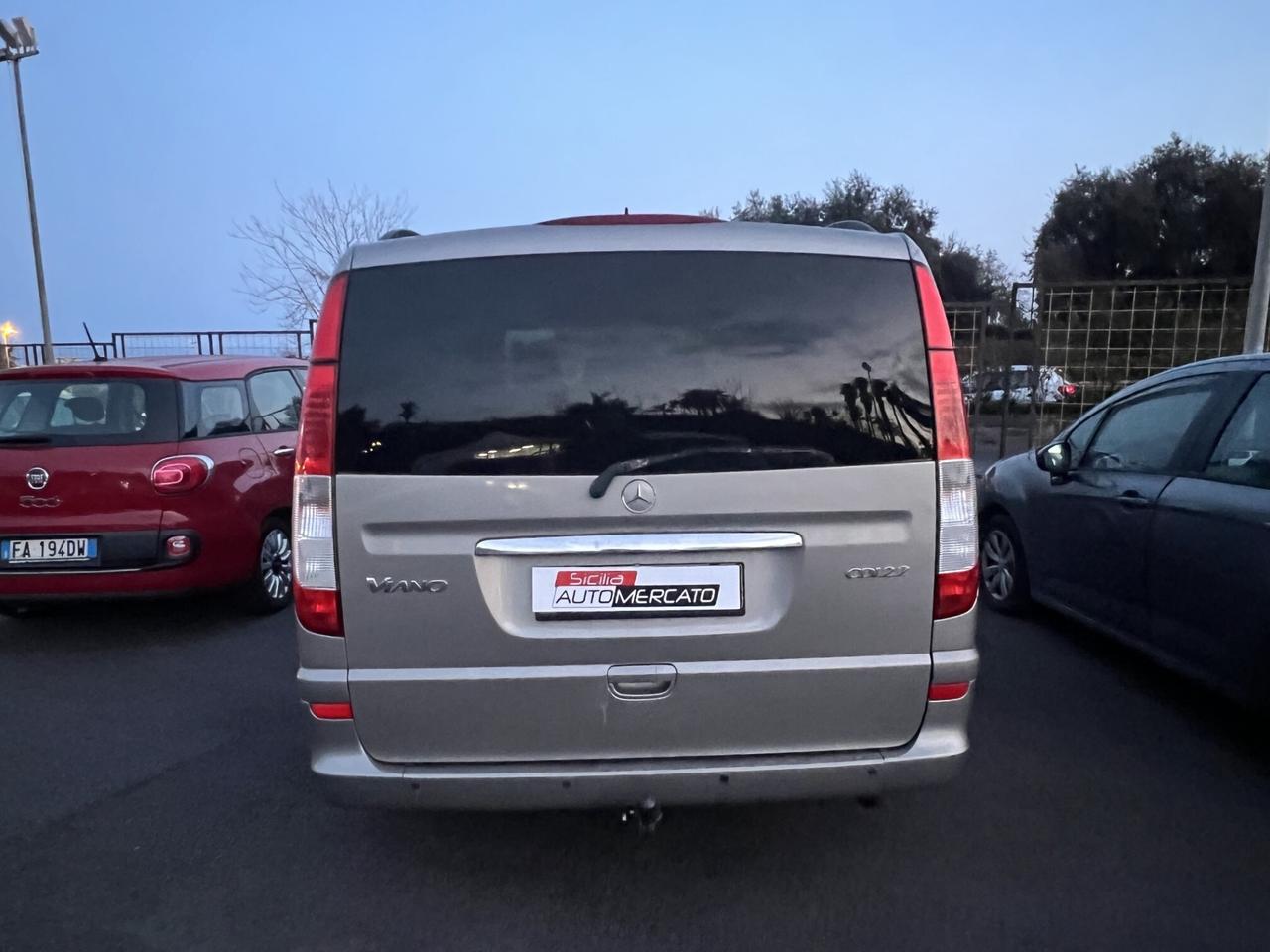MERCEDEZ VIANO anno 2010