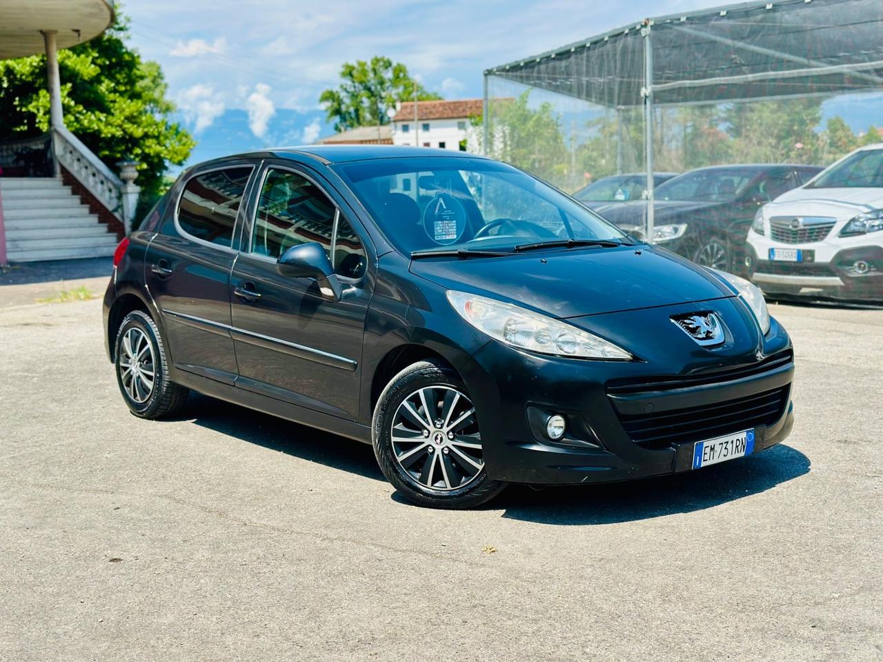 Peugeot 207 2012 1.4 8V 75CV 5p. Ok neopatentati