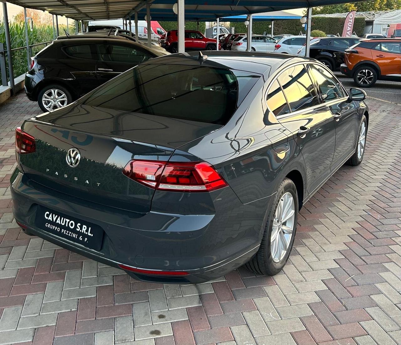 Volkswagen Passat 1.6 TDI SCR DSG Business BMT