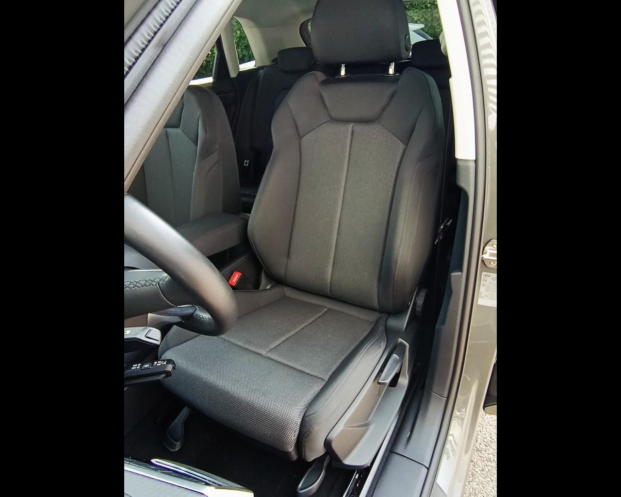 AUDI Q3 45 TFSIe S-TRONIC S LINE EDITION