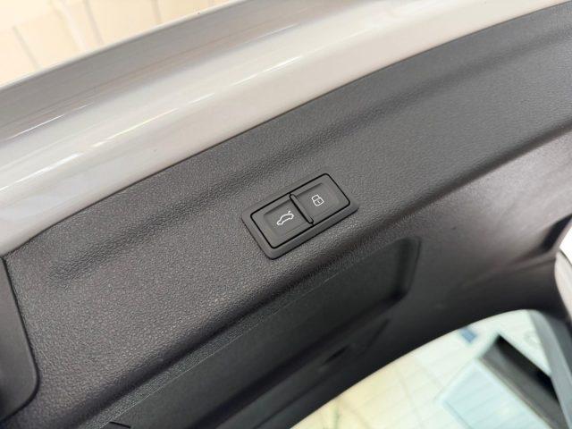 AUDI A6 Avant 3.0 TDI quattro Busin. //S LINE//MATRIX//
