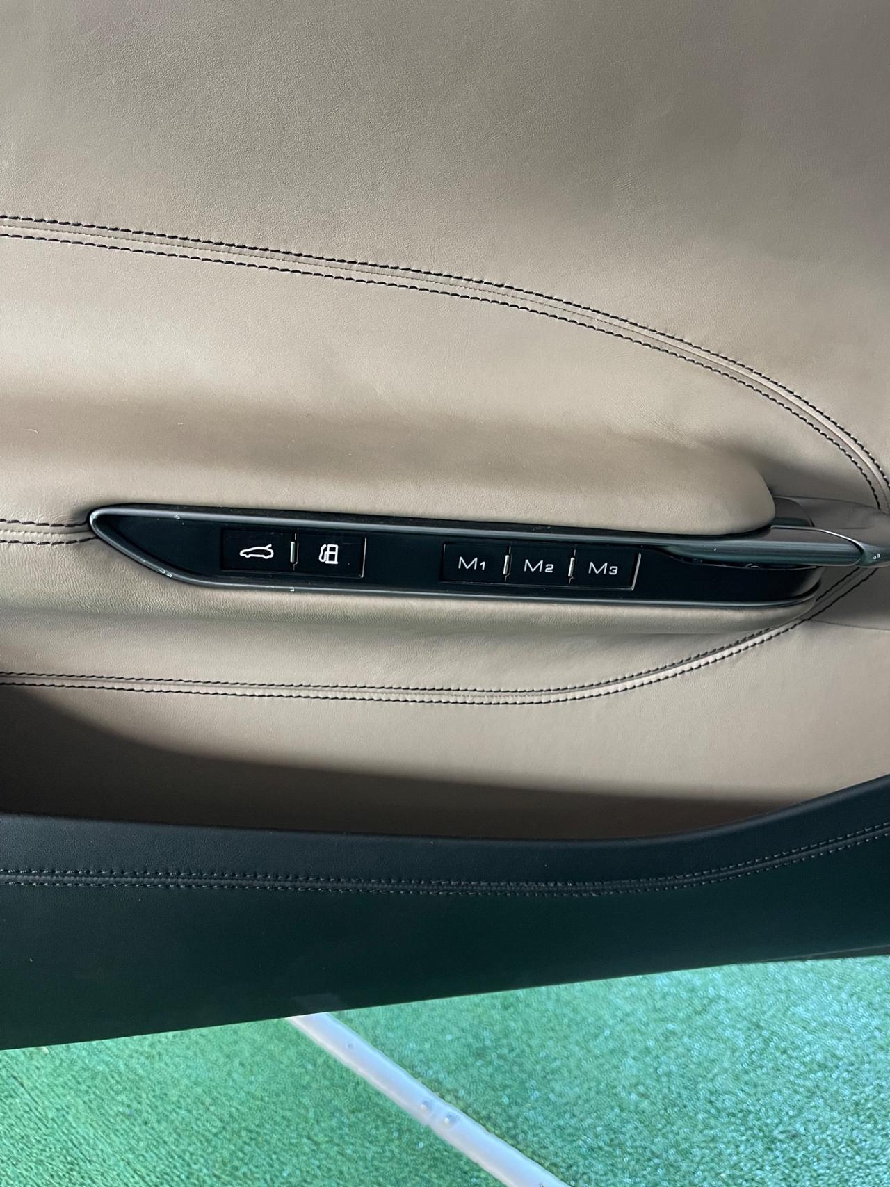 Ferrari GTC4 Lusso V12 Approved Tetto Panoramico PERMUTE RATE